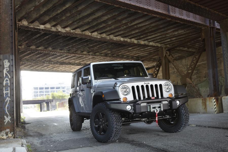  Jeep Wrangler Call of Duty MW3 Special Edition 2011 года  (фото 11 из 33)